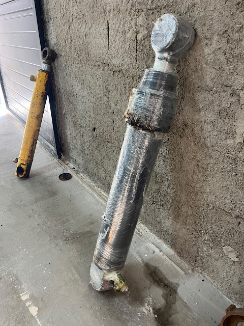 Cilindro hidráulico do braço de arrasto para retroescavadeira